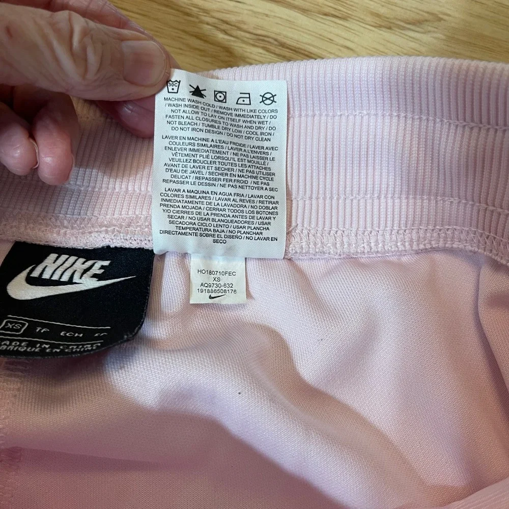 Nike‎ Women Pink Floral Embroidered Swoosh Track Pants XS Cropped Activewear